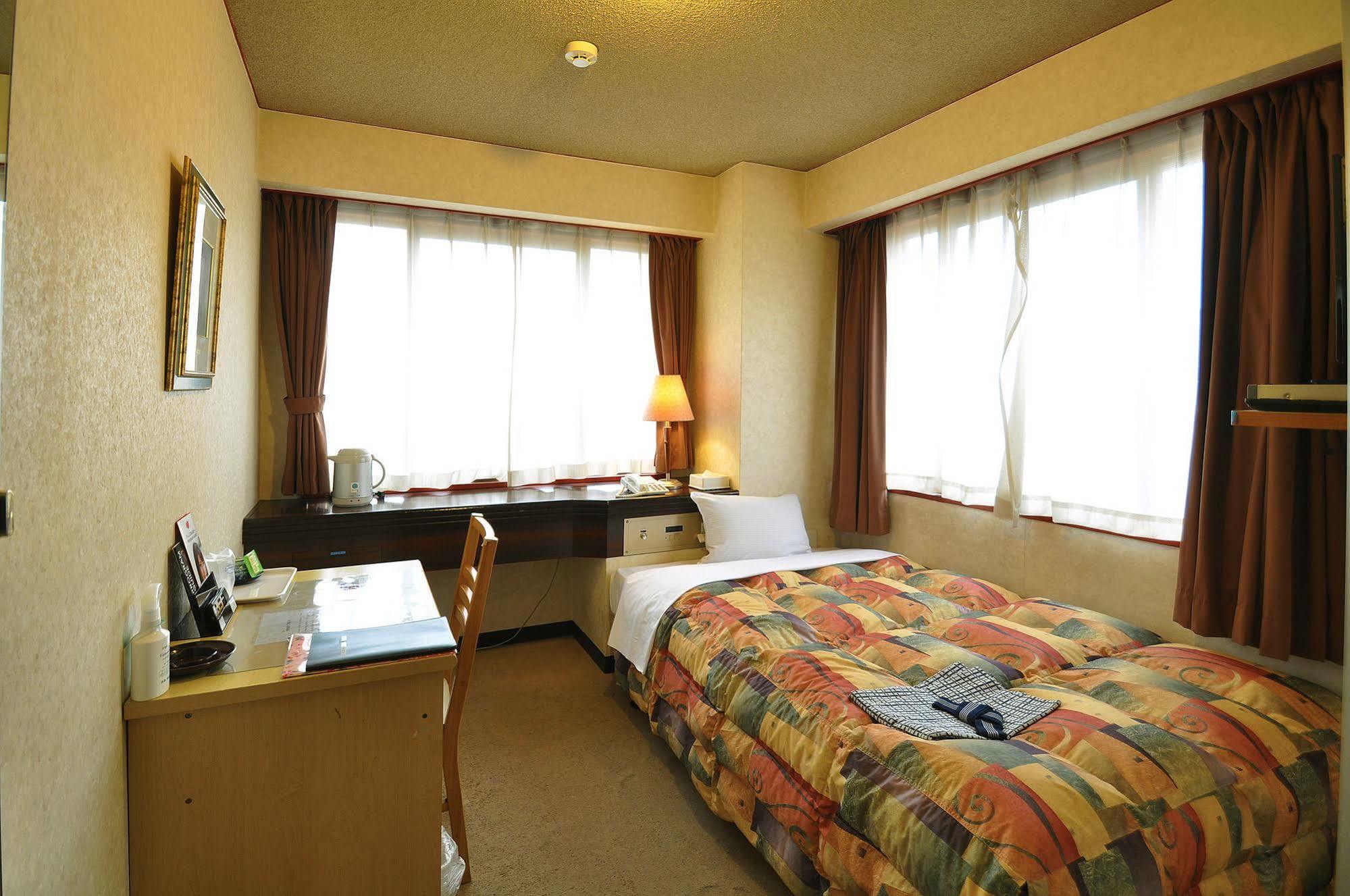 Business Hotel Atelier Kagoshima Exteriör bild