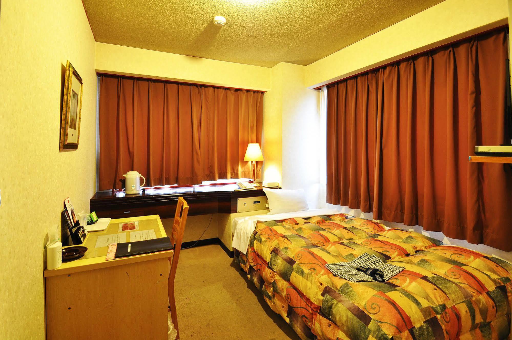 Business Hotel Atelier Kagoshima Exteriör bild